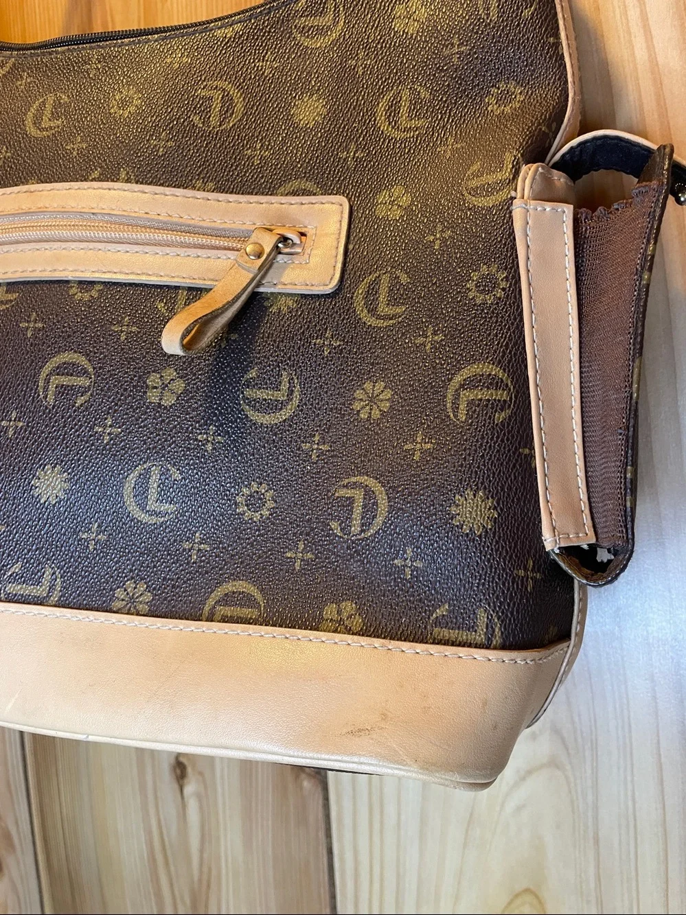 CL America logo bag